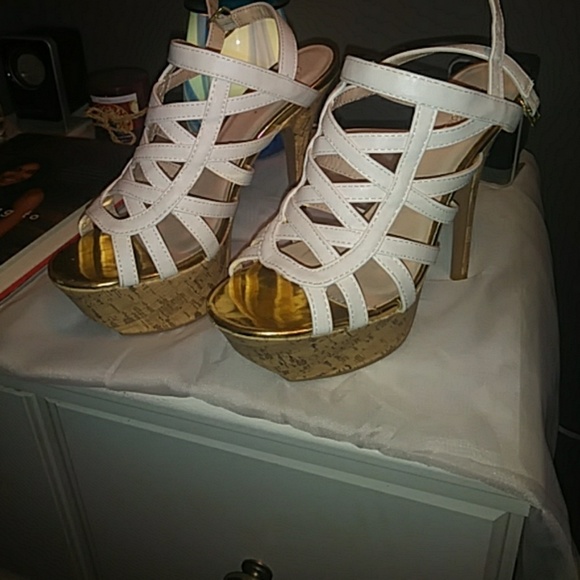 shoedazzle white heels